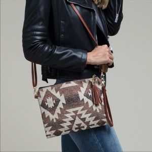 ✨HOST PICK✨ NEW* Western Aztec Print Crossbody/Clutch Bag